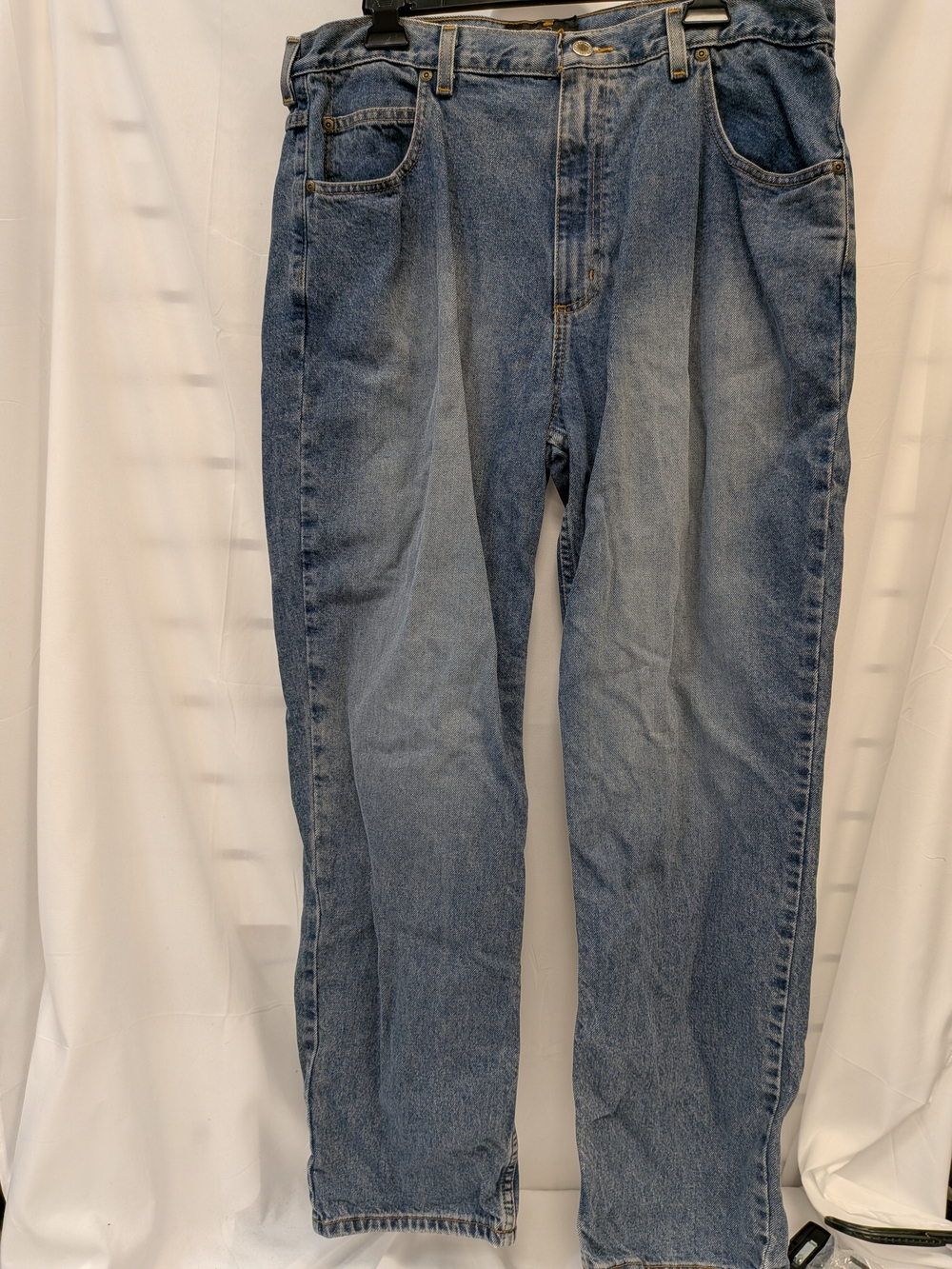 RedHead Men's Relaxed Light Blue Jeans
